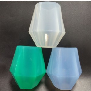 Bicchiere d'acqua in silicone